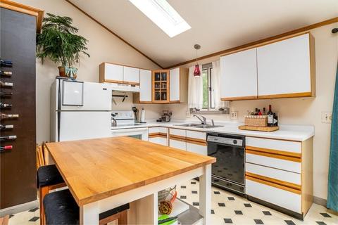 65 Powell Ave, Springfield, MA 01118 photo 12