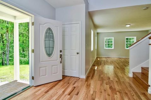 178 North St, Upton, MA 01568 photo 4