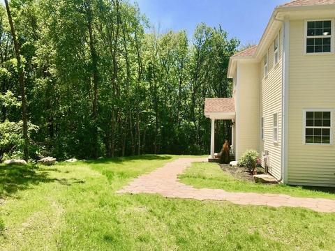 178 North St, Upton, MA 01568 photo 2