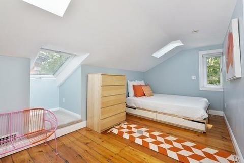 4 Perry St #2, Brookline, MA 02445 photo 9