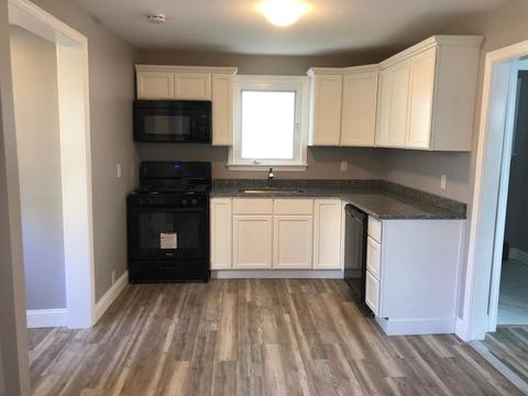 190 Thomas St, Fall River, MA 02723 photo 2