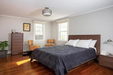 36 Risley Rd, Chestnut Hill, MA 02467 photo 5