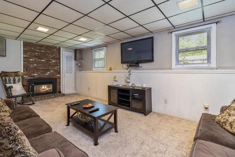45 Oakleaf Dr, Mansfield, MA 02048 photo 4