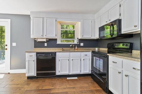 45 Oakleaf Dr, Mansfield, MA 02048 photo 11