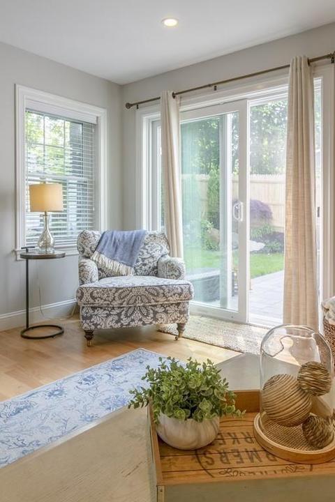 33 Bond St, Reading, MA 01867 photo 4