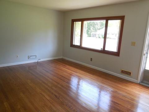 41 E Green St, Easthampton, MA 01027 photo 4