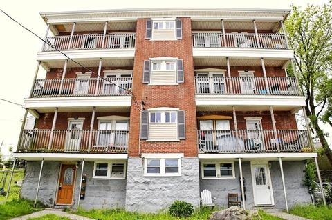 181 Nashua St, Fall River, MA 02721 photo 2