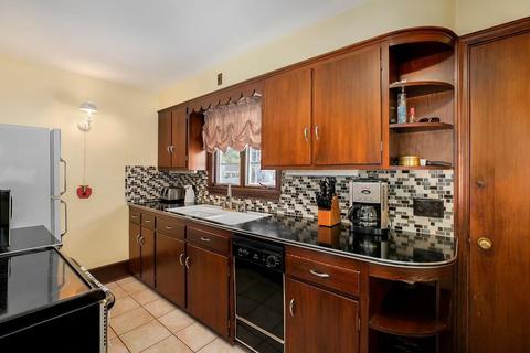 42 Moss St, Fall River, MA 02720 photo 8