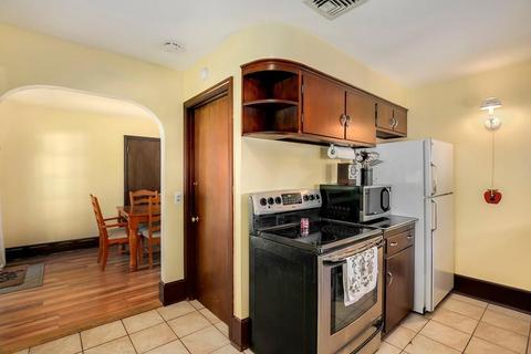 42 Moss St, Fall River, MA 02720 photo 9
