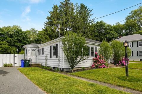 42 Moss St, Fall River, MA 02720 photo 2