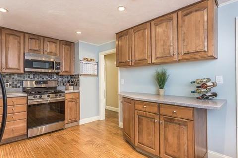 29 Mark Dr, Raynham, MA 02767 photo 7
