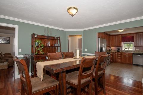 25 Trahan Ave, Worcester, MA 01604 photo 8