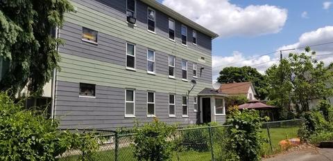 31 Standish St, Worcester, MA 01604 photo 3