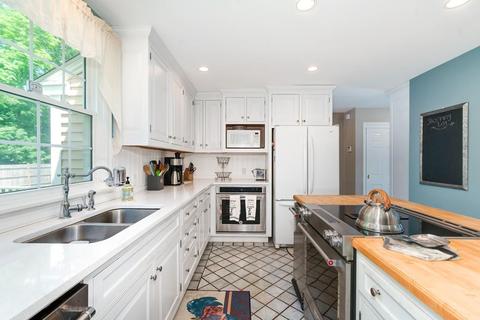 1 Barry Rd, Worcester, MA 01609 photo 6