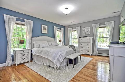 135 South St, Upton, MA 01568 photo 9