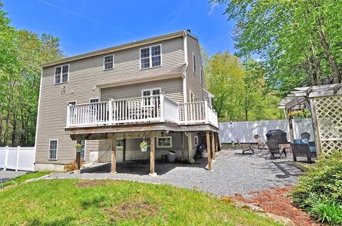 135 South St, Upton, MA 01568 photo 24
