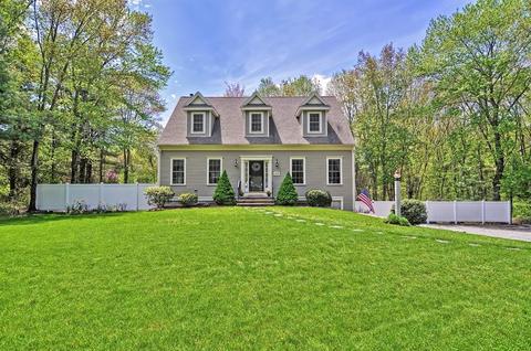 135 South St, Upton, MA 01568 photo 21