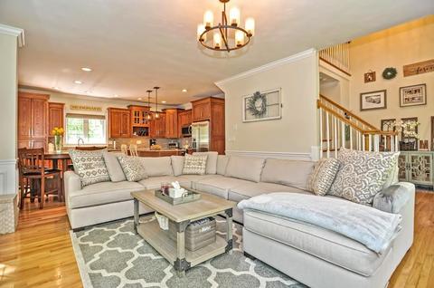 135 South St, Upton, MA 01568 photo 11