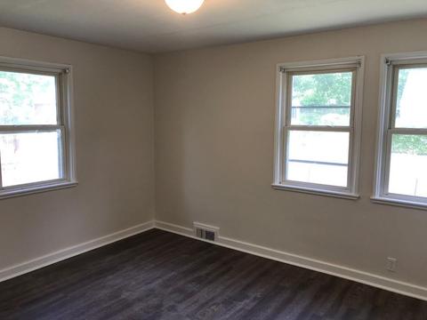 17 Amore Rd, Springfield, MA 01109 photo 5