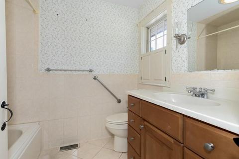 409 Grove St, Reading, MA 01867 photo 34
