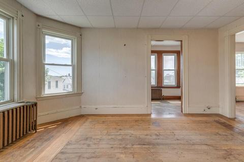 6 Wells St, Gloucester, MA 01930 photo 4