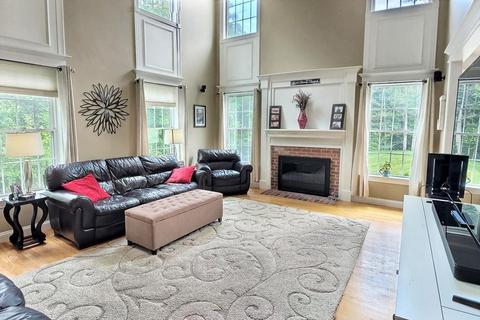 296 Devonshire Way, Lancaster, MA 01523 photo 4