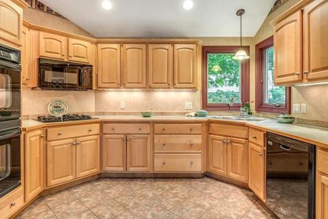 1 Brookside Cir, Acton, MA 01720 photo 3