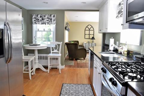 10 Cape Cod Ln, Canton, MA 02021 photo 4