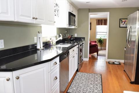 10 Cape Cod Ln, Canton, MA 02021 photo 3