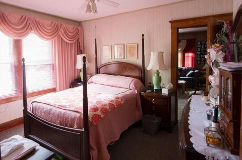128 Middlesex St, Springfield, MA 01109 photo 7