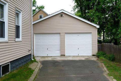 128 Middlesex St, Springfield, MA 01109 photo 2