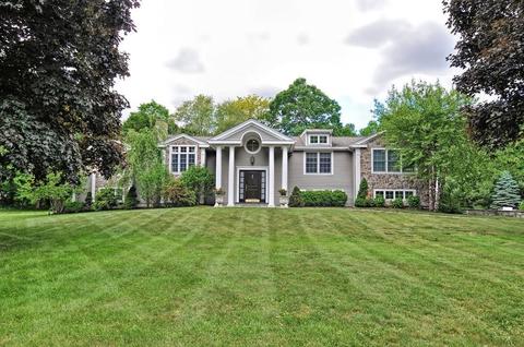 44 Locust Ln, Needham, MA 02492 photo 2