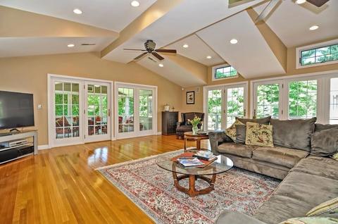 44 Locust Ln, Needham, MA 02492 photo 4
