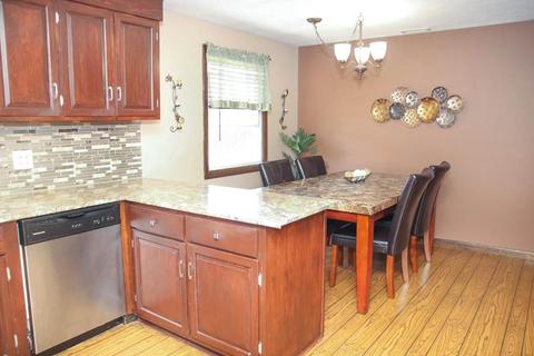 11 Frederick St, Chicopee, MA 01013 photo 4
