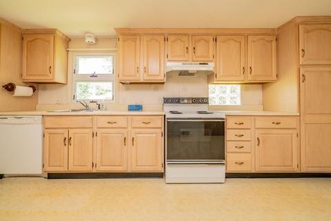 115 Fox Hill Rd, Springfield, MA 01118 photo 9