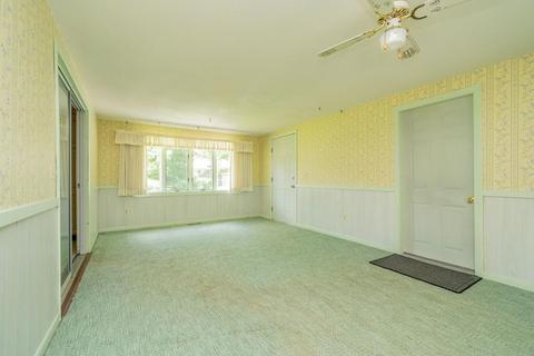 115 Fox Hill Rd, Springfield, MA 01118 photo 6