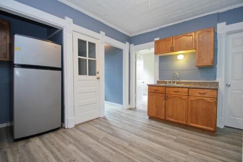204 Eastern Ave, Springfield, MA 01109 photo 2