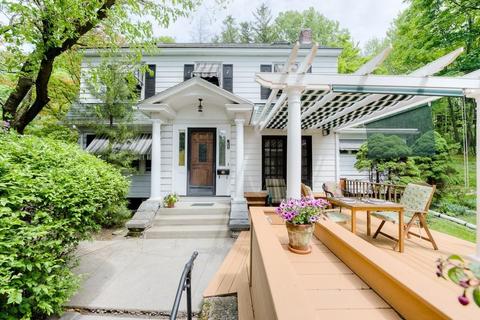 38 Beechmont St, Worcester, MA 01609 photo 2