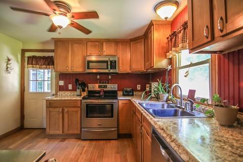 91 Maple St, Spencer, MA 01562 photo 4