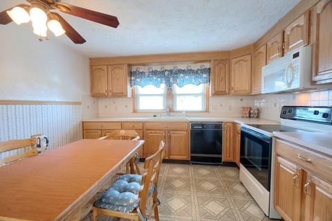 81 Angelo St, Worcester, MA 01604 photo 4