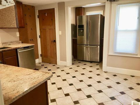 93 Burghardt St, Springfield, MA 01109 photo 6