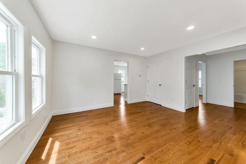 20 Powell Ave, Springfield, MA 01118 photo 8