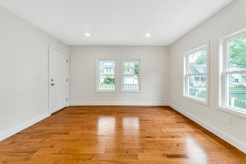 20 Powell Ave, Springfield, MA 01118 photo 9