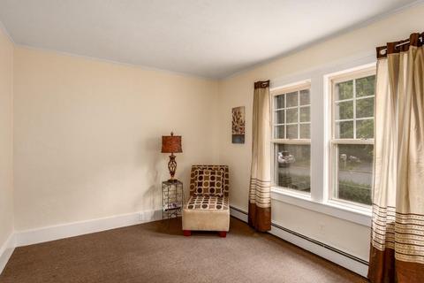 18 Burke St, Springfield, MA 01151 photo 8