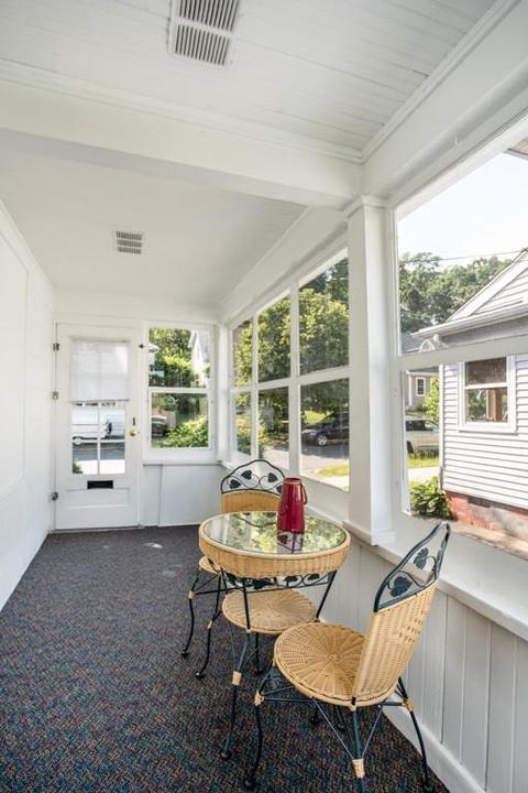 18 Burke St, Springfield, MA 01151 photo 4