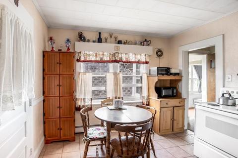 18 Burke St, Springfield, MA 01151 photo 25