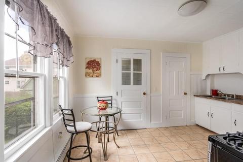 18 Burke St, Springfield, MA 01151 photo 7