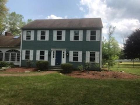 2 Summit Rdg, Sturbridge, MA 01566 photo 1