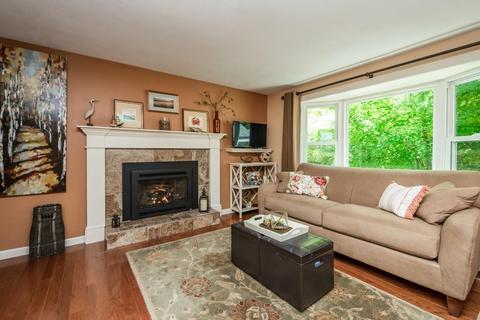31 Balcom Rd, Pelham, NH 03076 photo 3