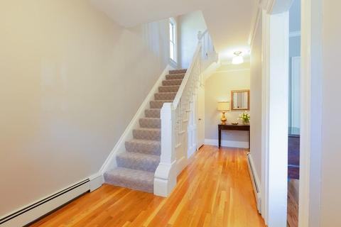 35 Sanderson Ave, Dedham, MA 02026 photo 4